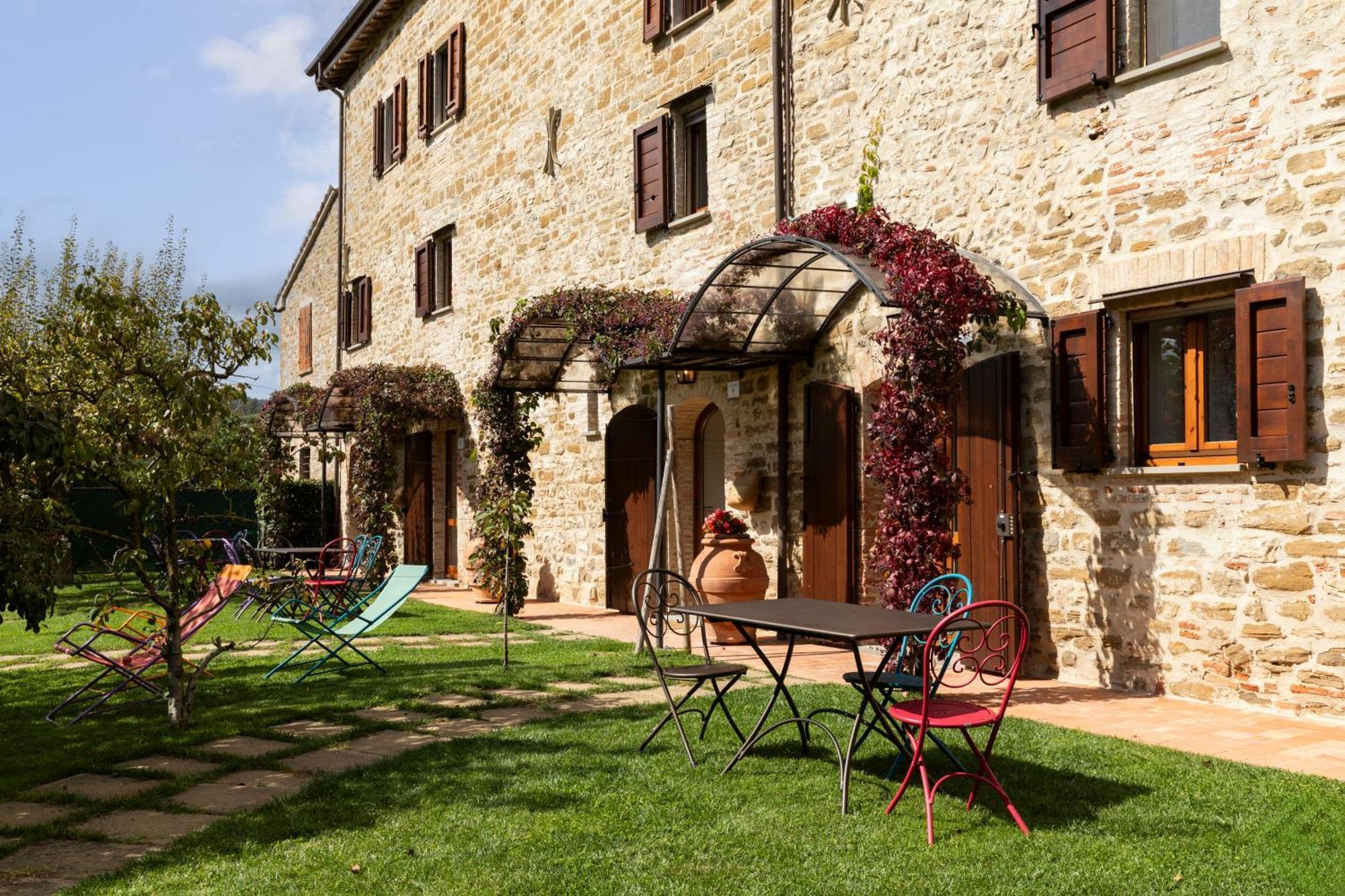 Agriturismo I Gelsi Di Santa Cristina Γκούμπιο Εξωτερικό φωτογραφία